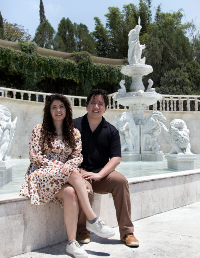fotografos-cuernavaca-estudio-fotografico-sesiones-savethedate-jardines de mexico- jardin italiano, pareja, sentados