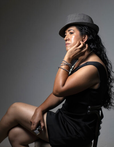 imagen-fotografo-cuernavaca-fotografos-morelos-estudio-fotografico-sesiones-personales-Adriana-mujer.sombrero